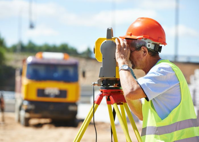 Total station ile güzergah üzerinde harita ve etüt ölçümü